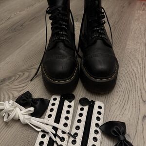 Dr Martens Sinclair lazy oaf boots